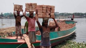 মহান মে দিবস আজ