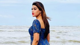 নায়কহীন নায়িকা!