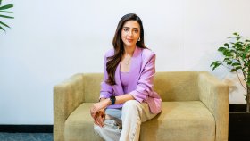 এবার গ্ল্যামার ফ্রেমের বাইরে...