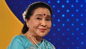 হাসপাতালে কিংবদন্তি আশা ভোঁসলে, ‘কার্ডিয়াক অ্যারেস্টে’ অবস্থা সংকটাপন্ন