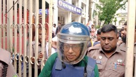 পলকের ঘাড়ে দুটি, কোমরে তিনটি হাড় সরে গেছে
