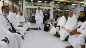 হজ শেষে ফিরছেন হাজিরা, সন্তুষ্টি ব্যবস্থাপনায়