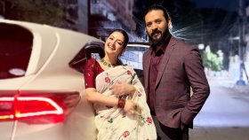 ‘গোলাপ’ নিয়ে নড়েচড়ে বসেছেন পরীমনি-নীরব