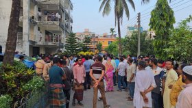 সরকারি ডাকবাংলো থেকে মা ও দুই মেয়ের লাশ উদ্ধার, থানায় মামলা