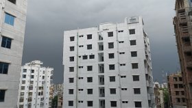 মেঘে ঢেকেছে ঢাকার আকাশ, দেশের বিভিন্ন অঞ্চলে বজ্রবৃষ্টির পূর্বাভাস