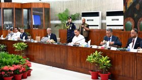 প্রধানমন্ত্রীর সভাপতিত্বে মন্ত্রিসভার বৈঠক চলছে