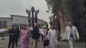 বাংলাদেশে ঢুকেছেন ভারতের নতুন হাইকমিশনার, গাড়িতে আসছেন ঢাকায়