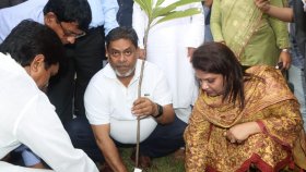 বৃক্ষরোপণকে সামাজিক আন্দোলনে রূপ দিতে হবে: ঢাকার জেলা প্রশাসক