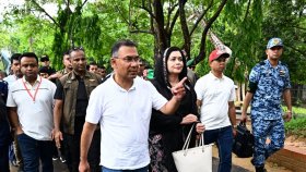 ডুলাহাজারা সাফারি পার্ক ঘুরে দেখলেন প্রধানমন্ত্রী