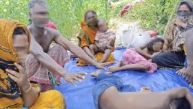 ৬৩ ঘণ্টা সীমান্তে আটকে থাকা ব্যক্তি বললেন, ‘জীবন আর সহ্য হচ্ছে না, কাগজ আছে’