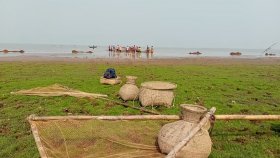 হাওরে ধরছিলেন মাছ, বজ্রাঘাতে একসঙ্গে ৩ জনের মৃত্যু