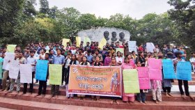 গাইবান্ধায় রামমন্দির নির্মাণে বাধার প্রতিবাদে রাবিতে সনাতনী শিক্ষার্থীদের বিক্ষোভ