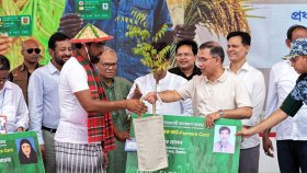 কৃষক কবির হোসেনের দাফন সম্পন্ন, পরিবারের পাশে থাকার আশ্বাস প্রতিমন্ত্রীর