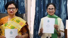 মমতার তৃণমূলে বড় ধাক্কা: সব পদ থেকে ইস্তফা দিলেন রাজ্য সভাপতি