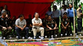 সেনাবাহিনীর গ্রীষ্মকালীন মহড়া আকস্মিক পরিদর্শন করলেন প্রধানমন্ত্রী