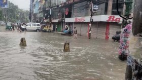 ময়মনসিংহে বৃষ্টিপাতের রেকর্ড, রাস্তাঘাট ডুবে বাসাবাড়িতে পানি