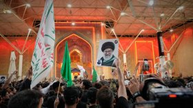 ইরাকের নাজাফে শুরু খামেনির শেষযাত্রা, লাখো মানুষের ঢল