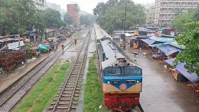 পাঁচ দিন বন্ধের পর চট্টগ্রাম-কক্সবাজার রুটে ট্রেন চলাচল শুরু