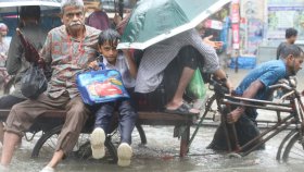 দুর্যোগপূর্ণ আবহাওয়ায় পরীক্ষা, তীব্র ক্ষোভ ও সমালোচনা