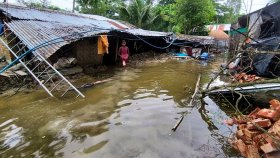চট্টগ্রামে বন্যায় ক্ষতিগ্রস্ত পৌনে ৮ লাখ মানুষ, পানিবন্দি হাজারো পরিবার