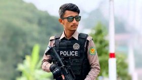 ‘মানুষ আসলেই কি মানুষকে ভালোবাসে’, প্রশ্ন রেখে নিজেকে শেষ করলেন কনস্টেবল সাইদুল