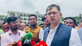 বন্যা প্রতিরোধে বেড়িবাঁধ নির্মাণসহ দীর্ঘমেয়াদি পরিকল্পনা নিয়েছে সরকার: স্বরাষ্ট্রমন্ত্রী
