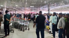 স্বজন-দর্শনার্থীতে ঠাসা বিমানবন্দরের ক্যানোপি, নিরাপত্তা নিয়ে শঙ্কা