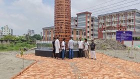 জুলাই স্মৃতি স্তম্ভে আগুন দেওয়ার চেষ্টা, পাহারা দেবে কে?