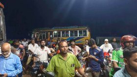 গুজবে তেলের পাম্পে দীর্ঘ লাইন, ট্যাংকি ভর্তি করার হিড়িক, প্রশাসনের বিজ্ঞপ্তি