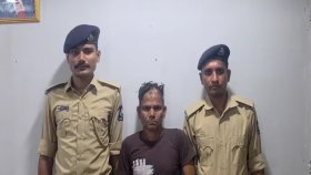 স্ত্রী ছেড়ে যাওয়ায় বাবাকে পিটিয়ে হত্যা করলো ছেলে