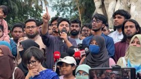 পদত্যাগকারী রাষ্ট্রপতিকে গ্রেফতারের দাবি ইনকিলাব মঞ্চের