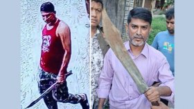 সাব-রেজিস্ট্রি অফিসে অস্ত্র হাতে মহড়া, অবশেষে ধরা মাসুদ