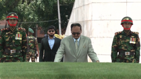 জিয়াউর রহমান ও খালেদা জিয়ার সমাধিতে ভারপ্রাপ্ত রাষ্ট্রপতির শ্রদ্ধা