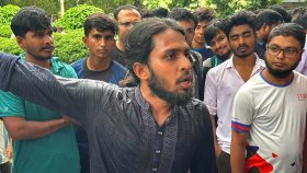 ‘প্রেম’ নিয়ে দফায় দফায় সংঘর্ষ, শিক্ষার্থীদের মারধর করলেন রাকসু ও শিবির নেতারা