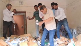 হাসপাতালের বাথরুমে সরকারি ওষুধ, স্বাস্থ্য কর্মকর্তার ক্লিনিক সিলগালা