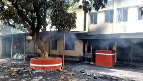 থানা থেকে লুট করা ২২টি আগ্নেয়াস্ত্র কার কাছে, দুই শতাধিক গাড়ি কোথায়?