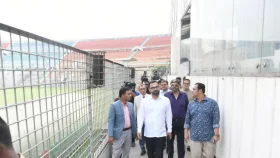 হঠাৎ পরিদর্শনে এসে কমলাপুর স্টেডিয়ামের প্রশাসককে বরখাস্ত করলেন ক্রীড়া প্রতিমন্ত্রী