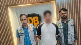 বিদেশে পালিয়ে যাচ্ছিলেন ‘সন্ত্রাসী’ সাজ্জাদের সহযোগী, বিমানবন্দর থেকে গ্রেফতার