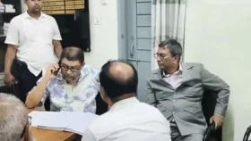 হঠাৎ সরকারি হাসপাতালে স্বাস্থ্যমন্ত্রী, সিভিল সার্জনকে বদলির নির্দেশ