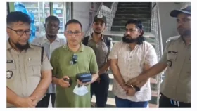 হাসপাতালে ইয়াবাসহ চিকিৎসক গ্রেফতার, চেম্বারে বসেই করতেন সেবন