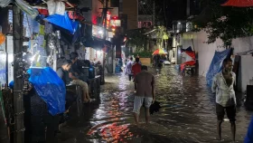মধ্যরাতে রাজধানীতে ভারী বৃষ্টি, সকালে ভোগাতে পারে জলাবদ্ধতা
