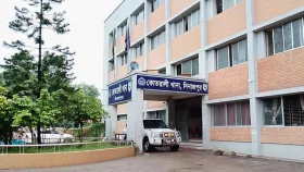 ‘ওসি কোথায়?’ প্রশ্নের পর থানাতেই সিআইডি ইন্সপেক্টরকে থাপ্পড়, কৃষকদল নেতা আটক