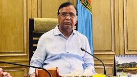নির্ধারিত এলাকার বাইরে ব্যবসা করতে পারবেন না হকাররা: ডিএসসিসি প্রশাসক