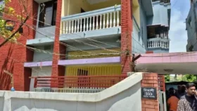 আবাসিক এলাকার এক ফ্ল্যাটে স্বামী-স্ত্রী ও তাদের গৃহকর্মীকে হত্যা