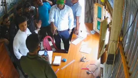 নেতাকে থাপ্পড় মেরে এমপির সঙ্গে বৈঠক করে দুঃখ প্রকাশ, শেষে ইউএনও প্রত্যাহার