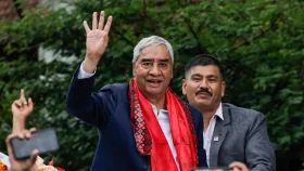তদন্তের মুখোমুখি হতে নেপালে ফিরলেন সাবেক প্রধানমন্ত্রী দেউবা