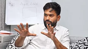 এবার ‘স্কুল ঠিক করো’ আন্দোলনে ককরোচ জনতা পার্টি