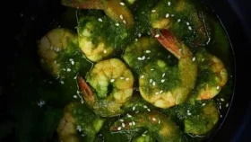 ভাতের সঙ্গে জমবে সুগন্ধি ও ঝালঝাল সবুজ চিংড়ি