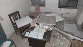 থানার ছাদের পলেস্তারা ধসে পড়ে পুলিশ কর্মকর্তা আহত, ভেঙেছে কম্পিউটার