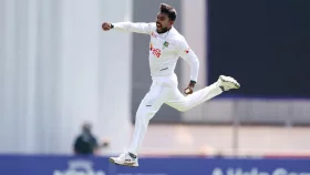 জাদু দেখাচ্ছেন মিরাজ, ৮ উইকেট নেই অস্ট্রেলিয়ার